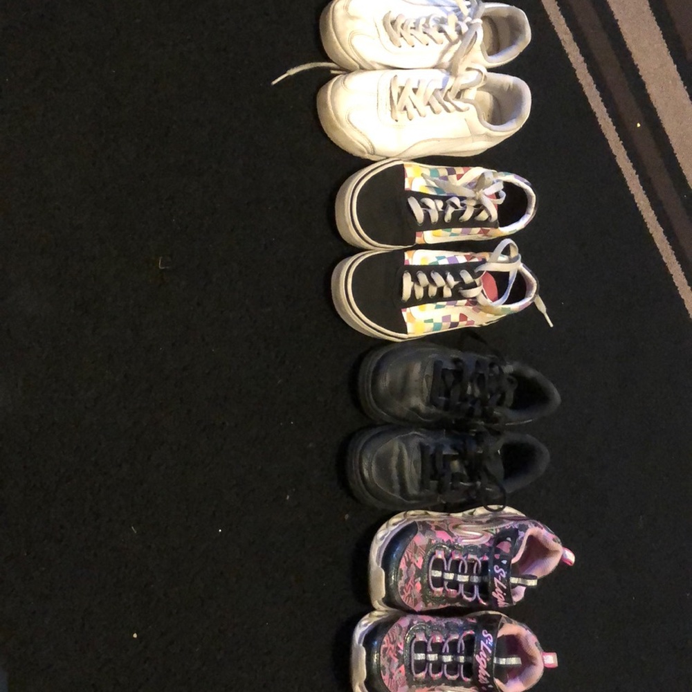 4 pair of shoes for 45$